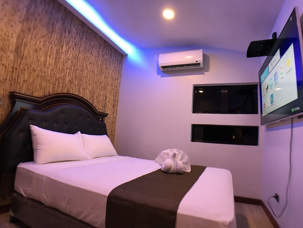 Imagen de la habitación del Hotel CLOCKWORKORANGE Luxury Suites 4mins from Airport. Foto 9