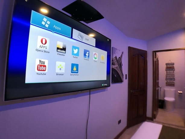 Imagen de la habitación del Hotel CLOCKWORKORANGE Luxury Suites 4mins from Airport. Foto 10