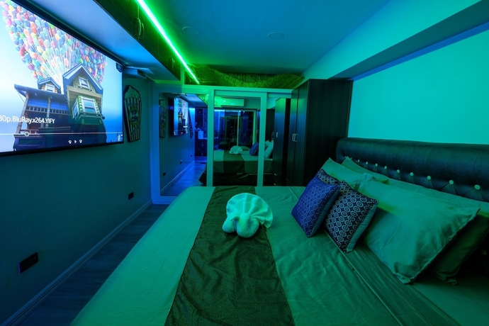 Imagen de la habitación del Hotel CLOCKWORKORANGE Luxury Suites 4mins from Airport. Foto 15