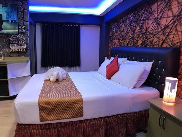 Imagen de la habitación del Hotel CLOCKWORKORANGE Luxury Suites 4mins from Airport. Foto 18