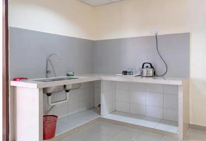 Imagen de los interiores del Hotel CLP perai rest house. Foto 14