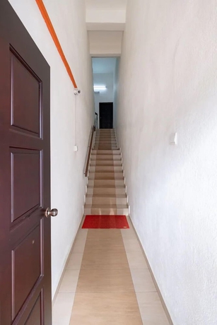 Imagen de los interiores del Hotel CLP perai rest house. Foto 15