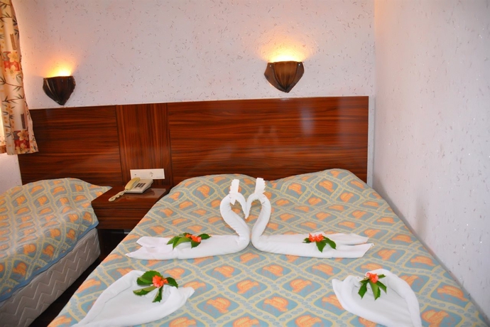 Imagen general del Hotel CLUB BAYAR BEACH HOTEL. Foto 6