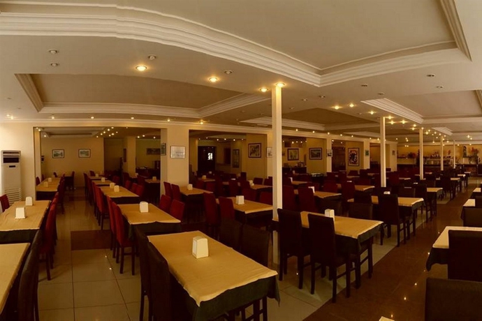 Imagen general del Hotel CLUB BAYAR BEACH HOTEL. Foto 9