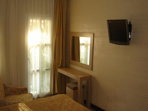 Imagen general del Hotel CLUB HOTEL ARINNA. Foto 8