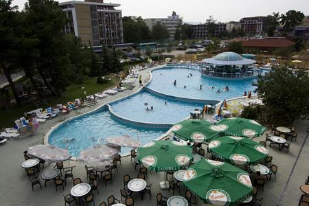 Imagen de la piscina del Hotel CLUB HOTEL STRANDJA. Foto 11