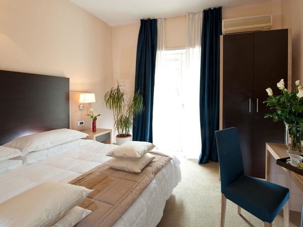 Imagen de la habitación del Hotel CLUB HOUSE ROMA. Foto 13