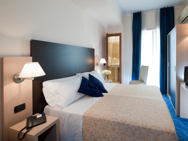 Imagen de la habitación del Hotel CLUB HOUSE ROMA. Foto 14