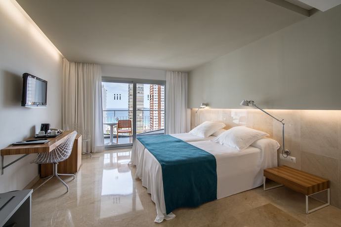 Imagen de la habitación del Hotel CLiMiA Belroy. Foto 3