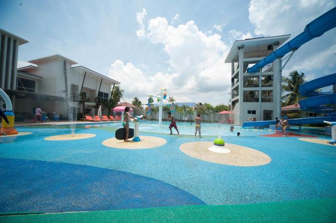 Imagen general del Hotel CML Beach Resort and Water Park. Foto 5