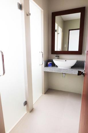 Imagen de la habitación del Hotel CML Beach Resort and Water Park. Foto 18