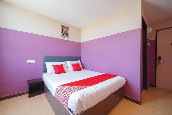 Imagen de la habitación del Hotel CMN. Foto 20