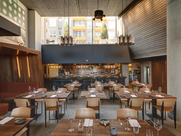Imagen del bar/restaurante del Hotel CODA Williamsburg. Foto 2