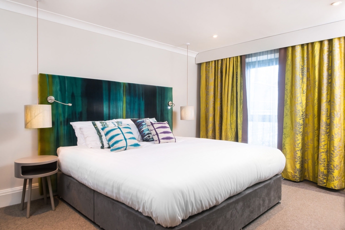 Imagen de la habitación del Hotel COMBE GROVE MANOR. Foto 2