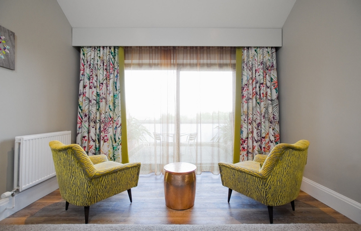 Imagen de la habitación del Hotel COMBE GROVE MANOR. Foto 8