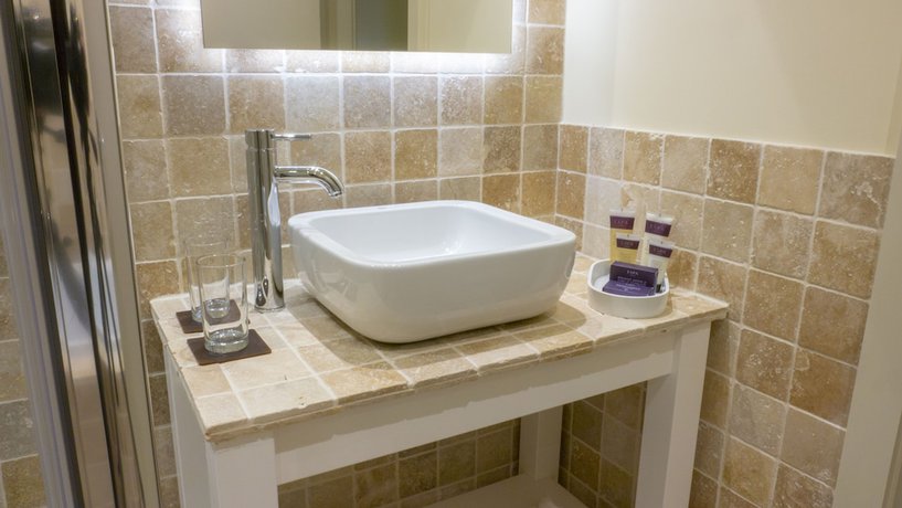 Imagen de la habitación del Hotel COMIS and Golf Resort. Foto 11