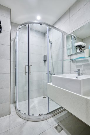Imagen de la habitación del Hotel COMMA Boutique. Foto 5