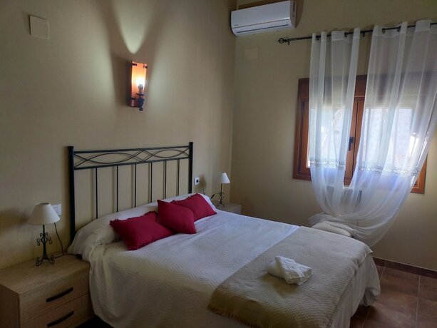 Imagen general del Hotel COMPLEJO RURAL LA PALOMA. Foto 6