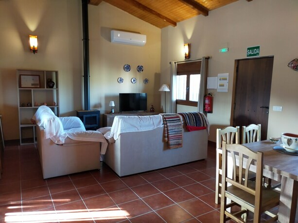 Imagen de la habitación del Hotel COMPLEJO RURAL LA PALOMA. Foto 19