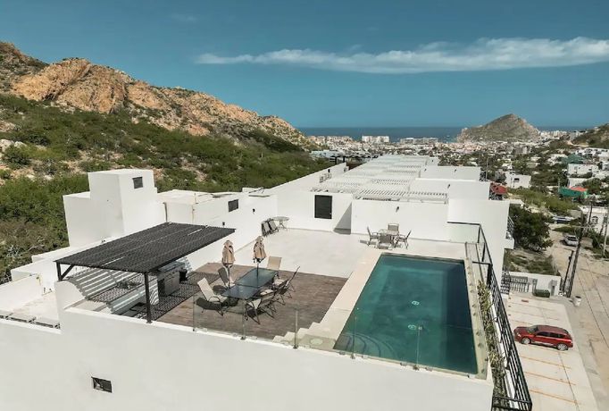 Imagen de la piscina del Hotel CONDO LI BY TRVL2HM. Foto 10