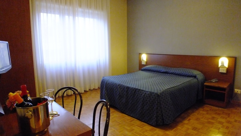 Imagen general del Hotel CONSUL, Aurelio. Foto 1