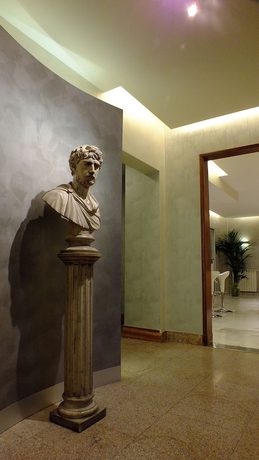 Imagen de los interiores del Hotel CONSUL, Aurelio. Foto 14