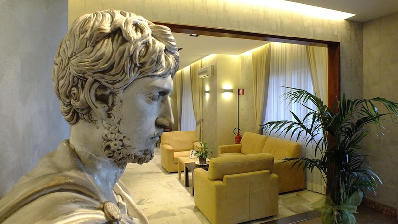 Imagen de los interiores del Hotel CONSUL, Roma. Foto 15