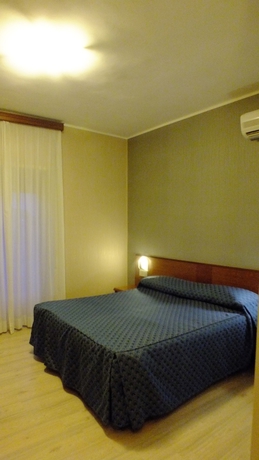 Imagen de la habitación del Hotel CONSUL, Roma. Foto 9