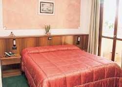 Imagen de la habitación del Hotel CONTINENTAL, Lovere. Foto 3