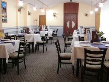 Imagen del bar/restaurante del Hotel COROANA DE AUR. Foto 3
