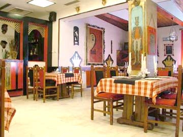 Imagen del bar/restaurante del Hotel COROANA DE AUR. Foto 4