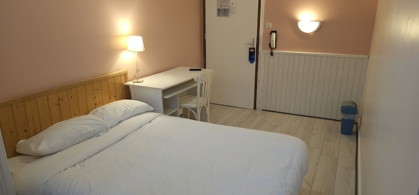 Imagen de la habitación del Hotel CORONA Lourdes. Foto 2