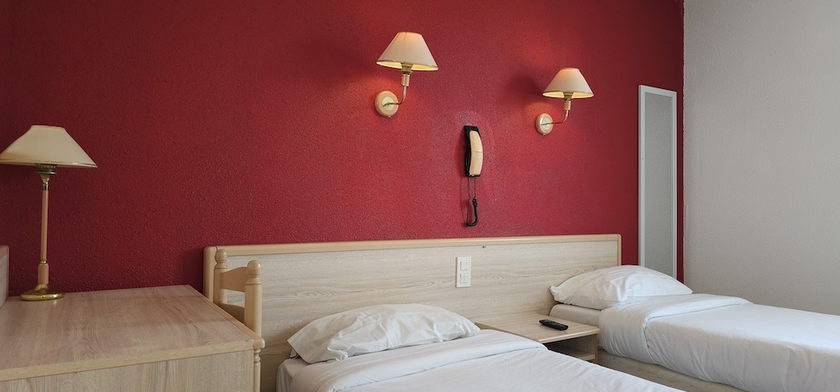 Imagen de la habitación del Hotel CORONA Lourdes. Foto 4