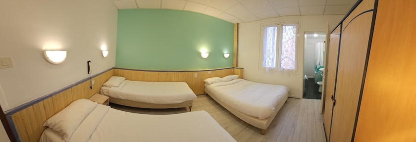 Imagen de la habitación del Hotel CORONA Lourdes. Foto 6