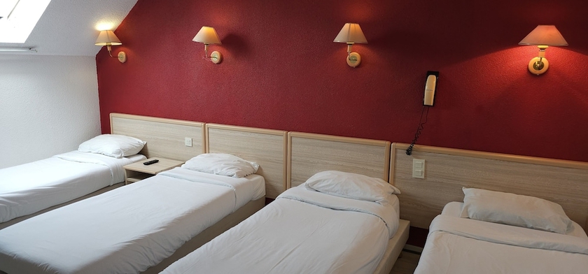 Imagen de la habitación del Hotel CORONA Lourdes. Foto 7