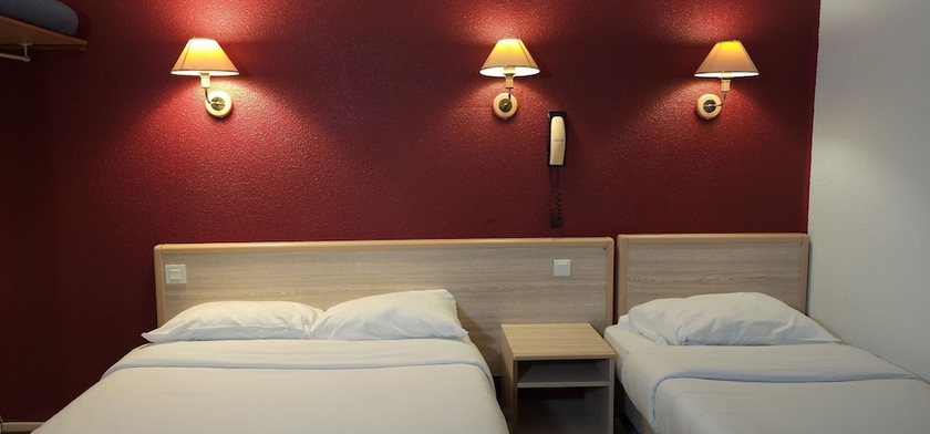 Imagen de la habitación del Hotel CORONA Lourdes. Foto 8