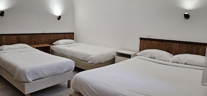 Imagen de la habitación del Hotel CORONA Lourdes. Foto 18