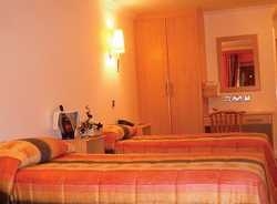 Imagen de la habitación del Hotel CORRALEA COURT HOTEL. Foto 4
