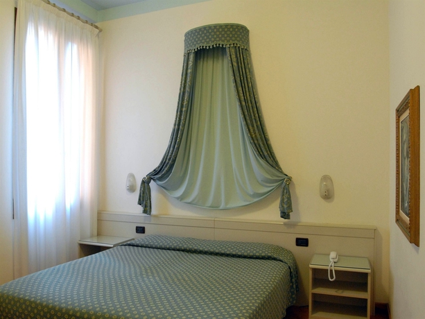 Imagen de la habitación del Hotel CORSO, Padua. Foto 10