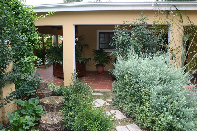 Imagen general del Hotel COSMOS CUISINE GUEST HOUSE. Foto 1