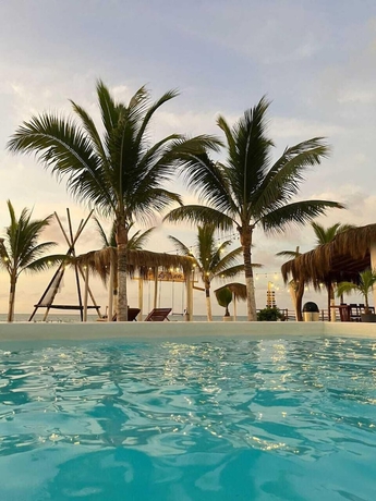 Imagen de la piscina del Hotel COSTA NUEVA. Foto 11