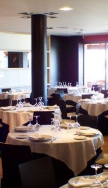 Imagen del bar/restaurante del Hotel COSTAMAR HOTEL. Foto 2