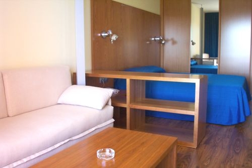 Imagen de la habitación del Hotel COSTAMAR HOTEL. Foto 5