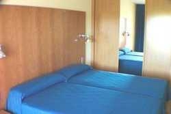 Imagen de la habitación del Hotel COSTAMAR HOTEL. Foto 6