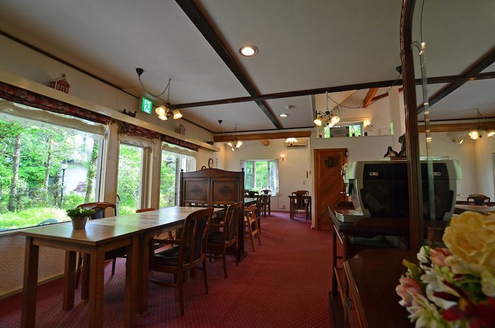 Imagen del bar/restaurante del Hotel COUNTRY HOTEL RED FOX. Foto 7