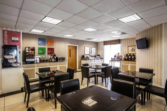 Imagen del bar/restaurante del Hotel COUNTRY INN SUITES BY RADISSON GREENVILLE. Foto 2
