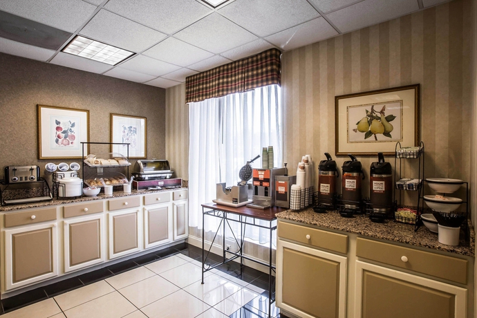 Imagen del bar/restaurante del Hotel COUNTRY INN SUITES BY RADISSON GREENVILLE. Foto 3