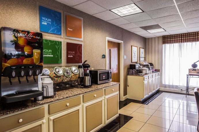 Imagen del bar/restaurante del Hotel COUNTRY INN SUITES BY RADISSON GREENVILLE. Foto 4