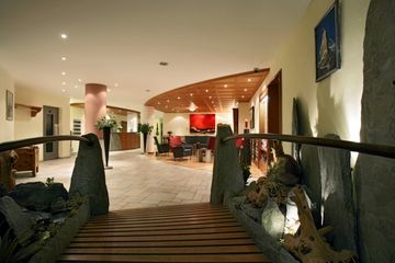 Imagen de los interiores del Hotel COURONNE. Foto 8