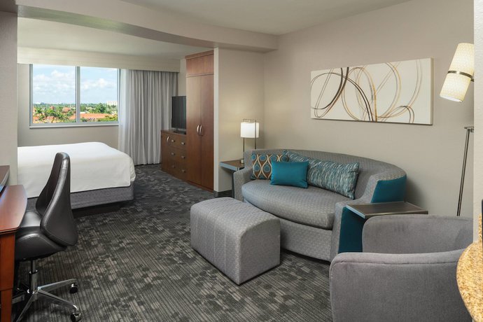 Imagen de la habitación del Hotel COURTYARD BY MARRIOTT MIAMI AIRPORT SOUTH. Foto 3